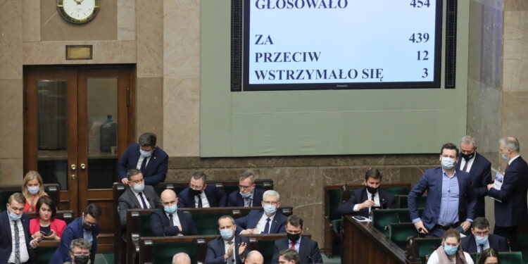 У Сеймі схвалили Законопроєкт про допомогу громадянам України [UA/PL]
